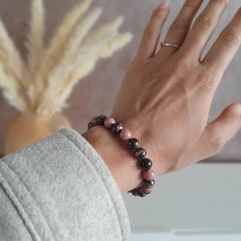 Bracelet "Soin" en Rhodonite De Madagascar