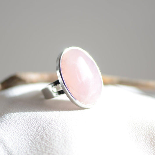 Bague "Amour" Ovale en Quartz Rose (réglable) - lespierresdubienetre