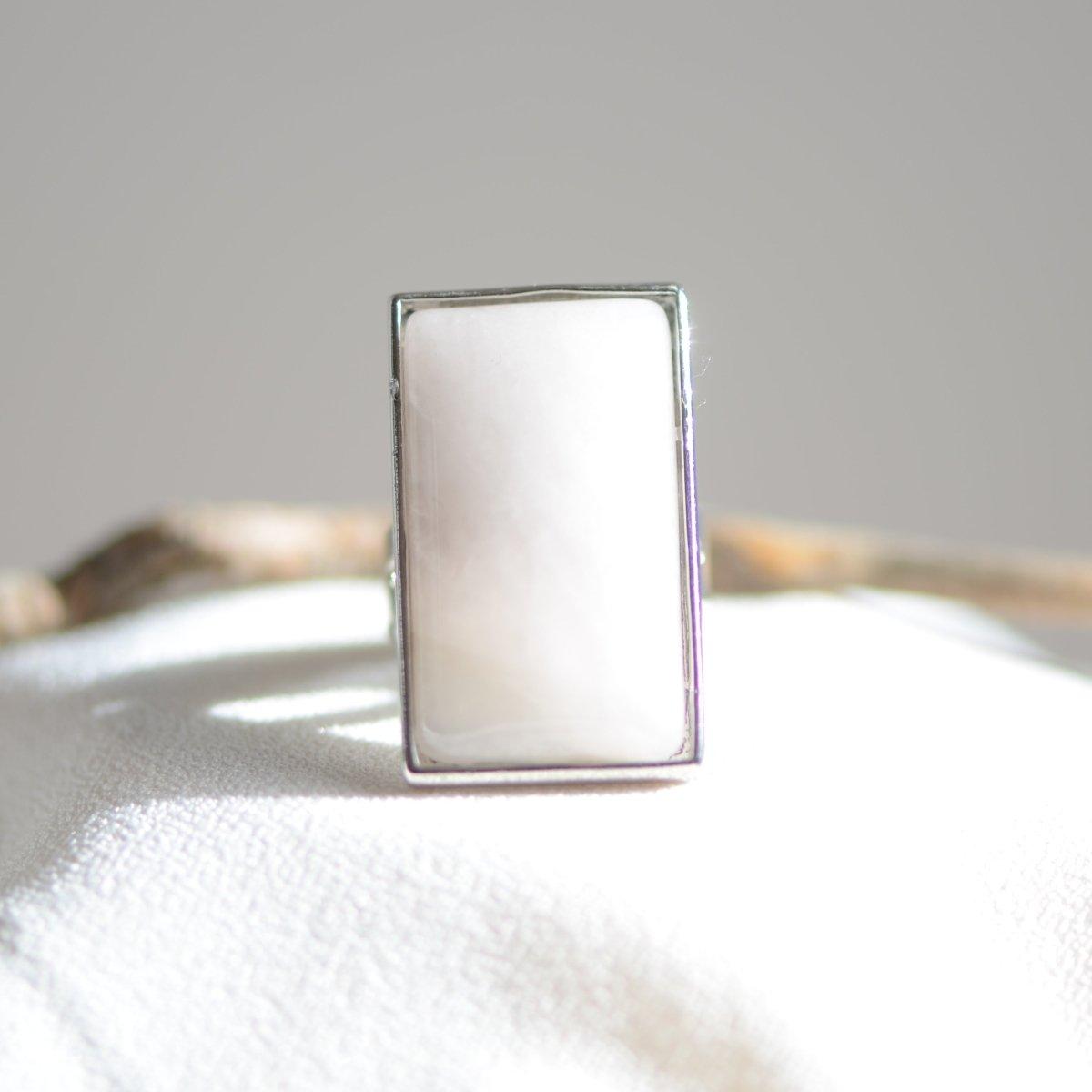 Bague "Amplificateur" Rectangle en Quartz Blanc (réglable) - lespierresdubienetre