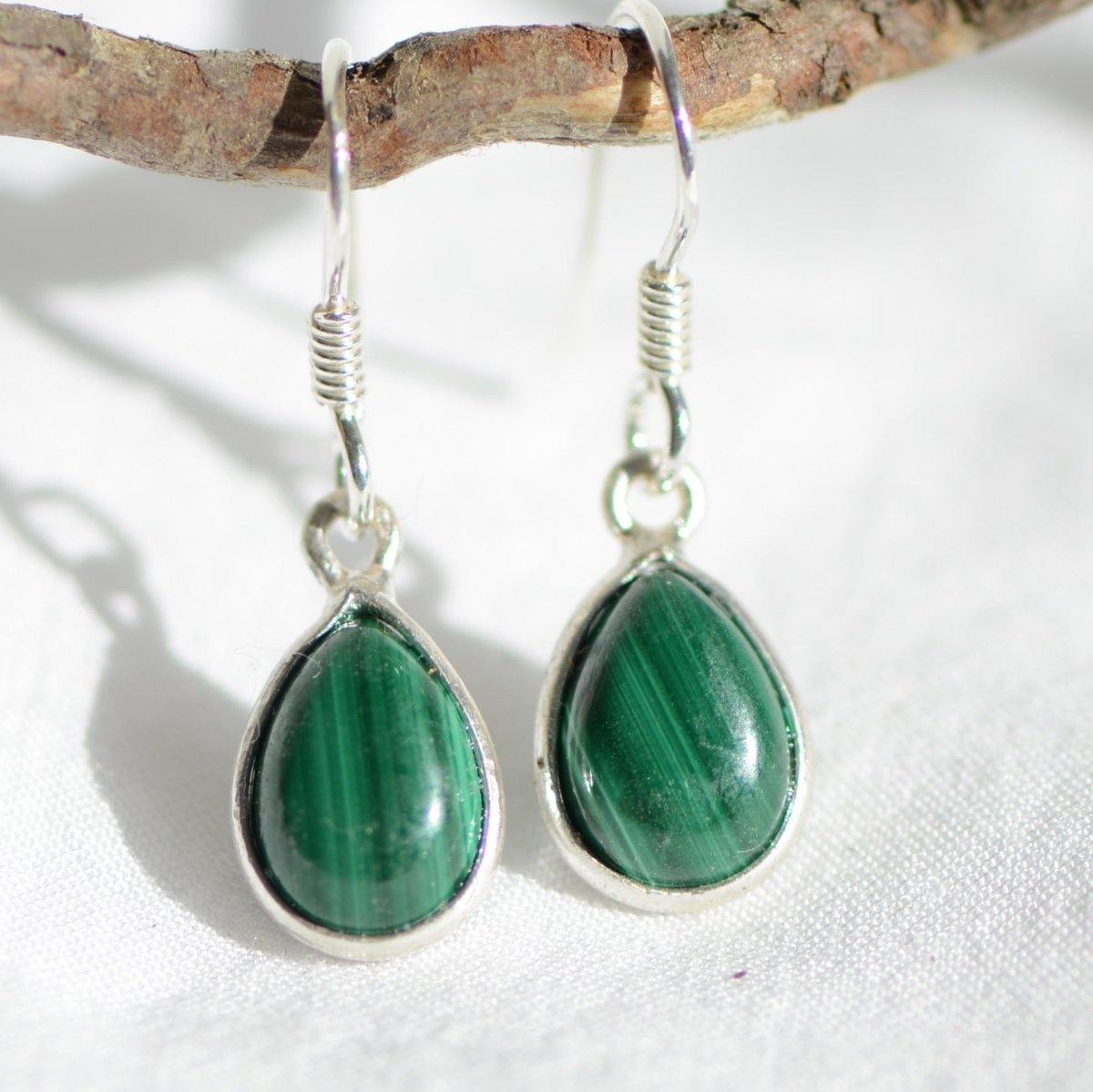 Boucles d'oreilles "Paix" en Malachite Goutte (Argent 925) - lespierresdubienetre