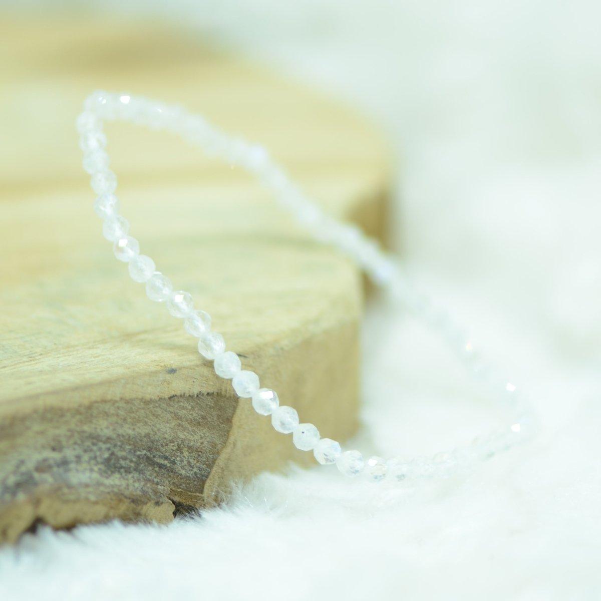 Bracelet "Féminité" en Pierre de Lune à facettes - lespierresdubienetre