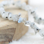 Bracelet "Féminité" en Pierre de Lune Blanche Chip - lespierresdubienetre