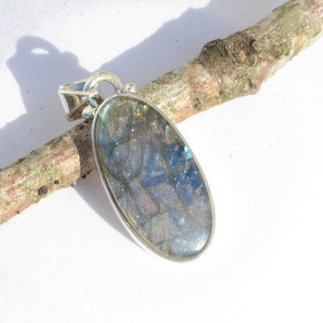 Pendentif "Protection" en Labradorite Ref : Lab6 - lespierresdubienetre